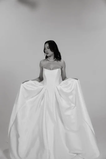 Colby John Eva #7 Ivory thumbnail